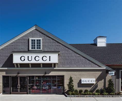 gucci red courts|Woodbury Common Premium Outlets .